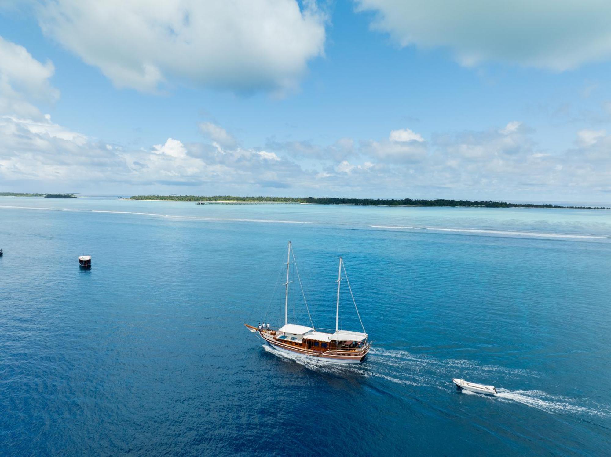 Kirulhiya Maldives Hotel Omadhoo Exteriör bild