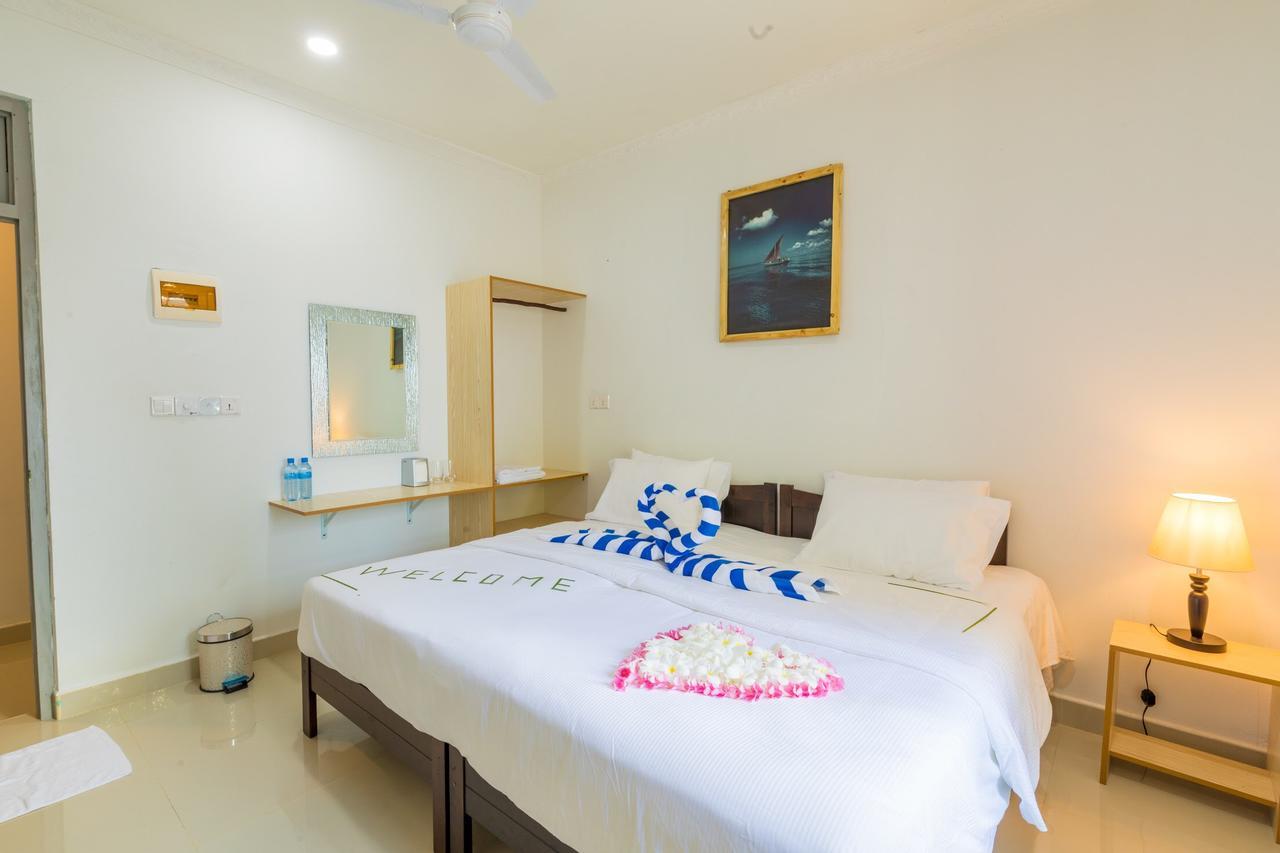 Kirulhiya Maldives Hotel Omadhoo Exteriör bild